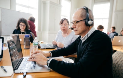 Marcelo Gleiser leads an effort to develop a DartmouthX course that he will teach. The course, "Question Reality!" opened in winter 2017.